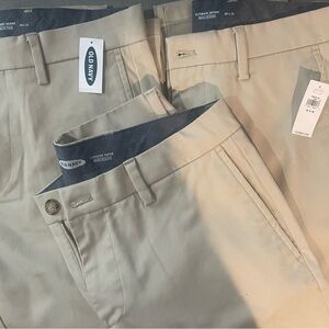 Old Navy men’s khaki’s, built in flex